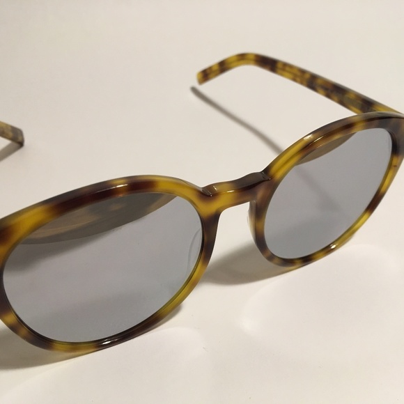 YvesSaintLaurent Classic Sunglasses main image 4